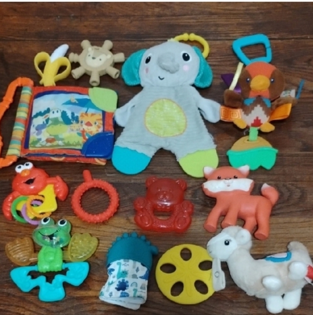 OVER 20 TOYS!  HUGE ASSORTMENT OF BABY TODDLER TOYS!! - Picture 2 of 8